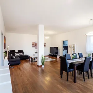 Rosa Bianca - 5 Minuti Dal Centro Con Giardino E Parcheggio Privato Appartamento