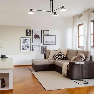 Exclusive Penthouse With 60 M2 Panoramic Terrace Appartamento